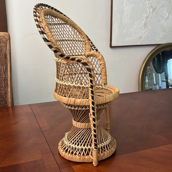 Vintage Peacock Chair Wicker Rattan Plant Doll - Picture 5 of 5